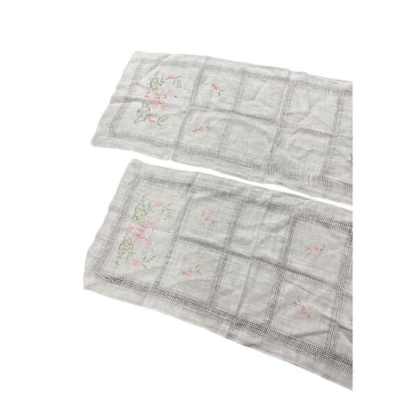 2 Piece Lot Vintage Table Runners Cloths Pink Embroidered Flowers Dainty Granny - Picture 6 of 7